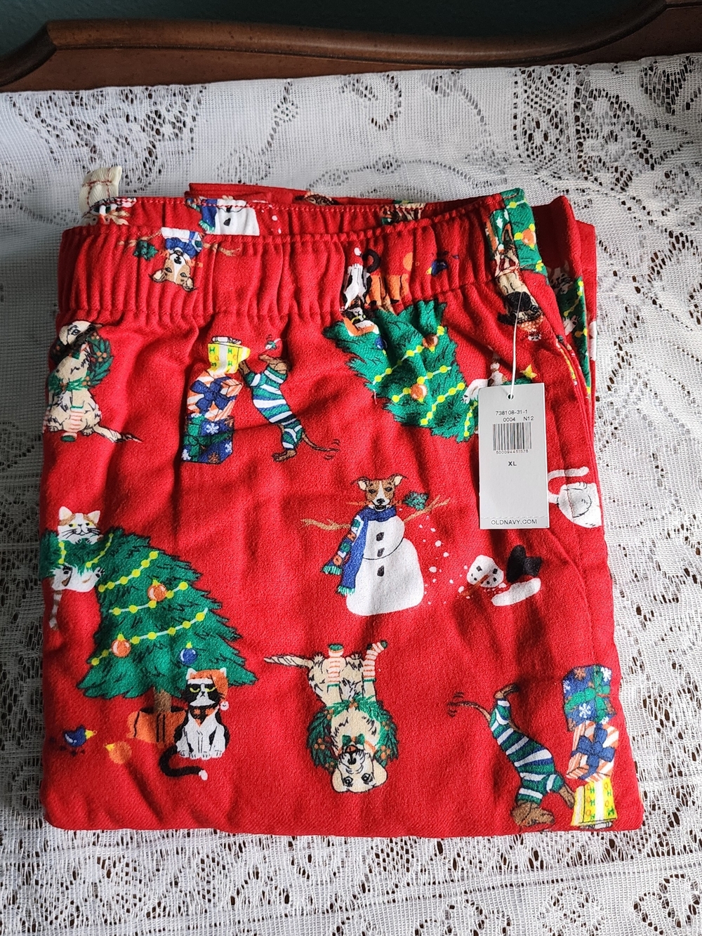Old Navy Red Holiday Womens  Pajama Pants with Festive Print